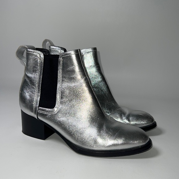rag & bone Shoes - Rag & Bone Silver Chelsea Boots - sz 37